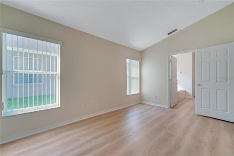 Villa ou maison à louer à Kissimmee, Floride: 5 chambres, 198.44 m2 № 2383885 - photo 18