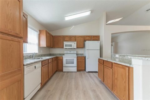 Villa ou maison à louer à Kissimmee, Floride: 5 chambres, 198.44 m2 № 2383885 - photo 12