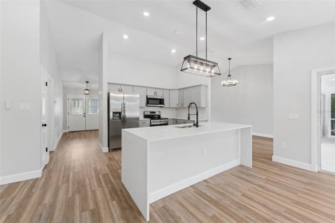 Casa en venta en Spring Hill, Florida, 3 dormitorios, 185.34 m2 № 1854548 - foto 8