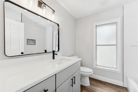 Casa en venta en Spring Hill, Florida, 3 dormitorios, 185.34 m2 № 1854548 - foto 16