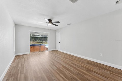 Casa en venta en Spring Hill, Florida, 3 dormitorios, 185.34 m2 № 1854548 - foto 18