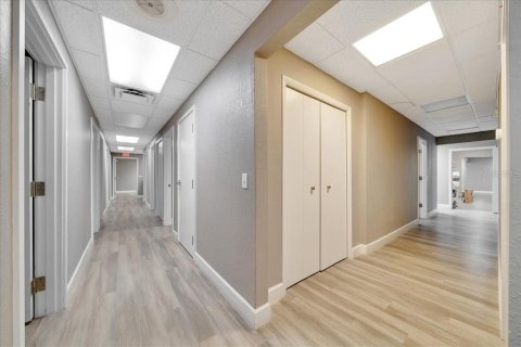 Propiedad comercial en alquiler en Ocala, Florida, 464.51 m2 № 1766077 - foto 24