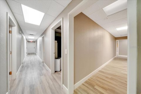 Propiedad comercial en alquiler en Ocala, Florida, 464.51 m2 № 1766077 - foto 8