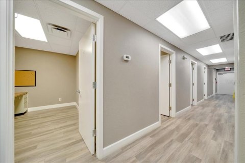 Propiedad comercial en alquiler en Ocala, Florida, 464.51 m2 № 1766077 - foto 12