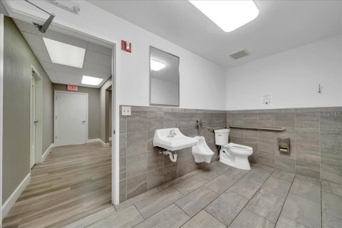 Propiedad comercial en alquiler en Ocala, Florida, 464.51 m2 № 1766077 - foto 11