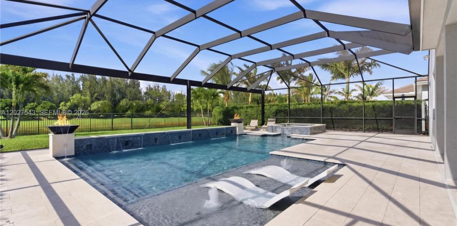 Villa ou maison à Westlake, Floride 5 chambres, 381.83 m2 № 2244324