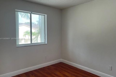 Townhouse in Miami, Florida 3 bedrooms, 117.99 sq.m. № 1987738 - photo 15