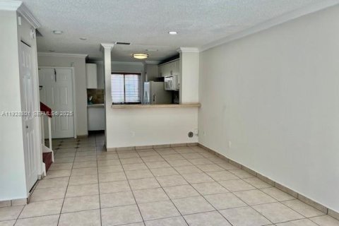 Townhouse in Miami, Florida 3 bedrooms, 117.99 sq.m. № 1987738 - photo 16