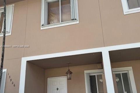 Townhouse in Miami, Florida 3 bedrooms, 117.99 sq.m. № 1987738 - photo 2