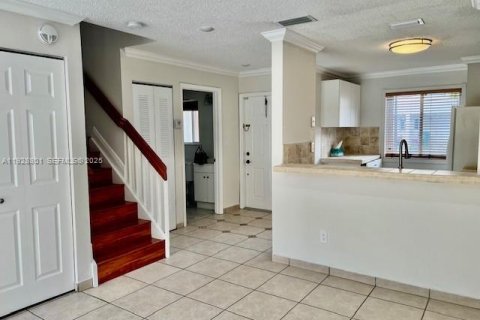 Townhouse in Miami, Florida 3 bedrooms, 117.99 sq.m. № 1987738 - photo 3