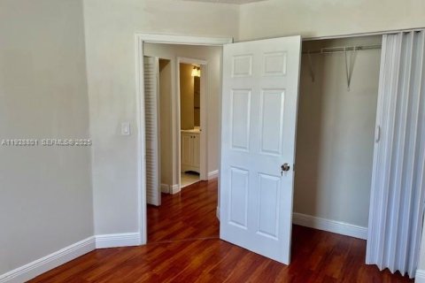 Townhouse in Miami, Florida 3 bedrooms, 117.99 sq.m. № 1987738 - photo 14