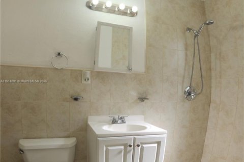 Villa ou maison à louer à Miami, Floride: 1 chambre, 85.84 m2 № 1974103 - photo 7