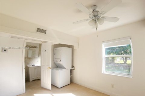 Villa ou maison à louer à Miami, Floride: 1 chambre, 85.84 m2 № 1974103 - photo 8