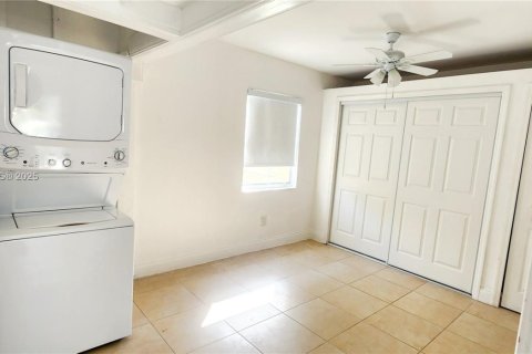 Villa ou maison à louer à Miami, Floride: 1 chambre, 85.84 m2 № 1974103 - photo 6