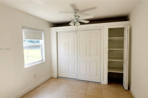 Villa ou maison à louer à Miami, Floride: 1 chambre, 85.84 m2 № 1974103 - photo 4