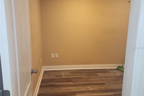 House in Winter Haven, Florida 5 bedrooms, 344.02 sq.m. № 2152165 - photo 30