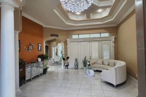 House in Winter Haven, Florida 5 bedrooms, 344.02 sq.m. № 2152165 - photo 7