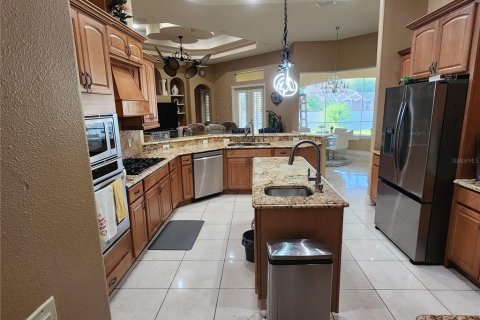 House in Winter Haven, Florida 5 bedrooms, 344.02 sq.m. № 2152165 - photo 13