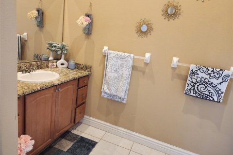 House in Winter Haven, Florida 5 bedrooms, 344.02 sq.m. № 2152165 - photo 25
