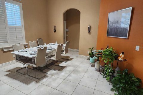 House in Winter Haven, Florida 5 bedrooms, 344.02 sq.m. № 2152165 - photo 10