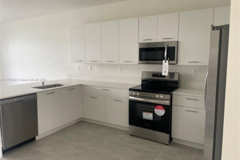 Touwnhouse à vendre à Miami, Floride: 4 chambres, 174.84 m2 № 1737720 - photo 2