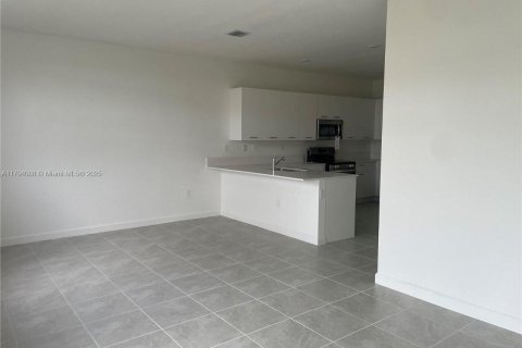 Touwnhouse à vendre à Miami, Floride: 4 chambres, 174.84 m2 № 1737720 - photo 3
