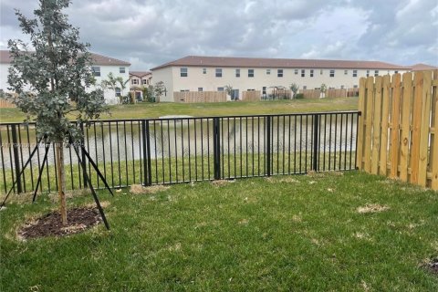 Touwnhouse à vendre à Miami, Floride: 4 chambres, 174.84 m2 № 1737720 - photo 10