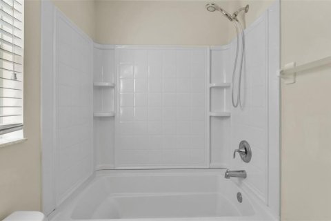 Townhouse in Lakeland, Florida 4 bedrooms, 137.4 sq.m. № 1899411 - photo 25