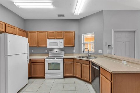 Townhouse in Lakeland, Florida 4 bedrooms, 137.4 sq.m. № 1899411 - photo 14