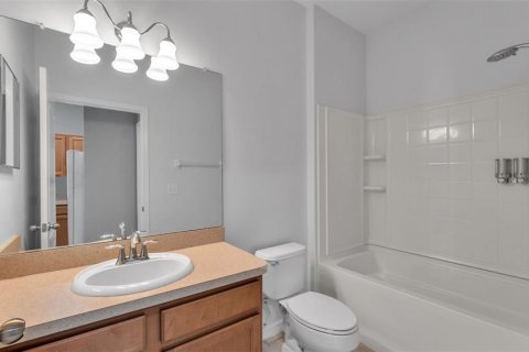 Townhouse in Lakeland, Florida 4 bedrooms, 137.4 sq.m. № 1899411 - photo 13