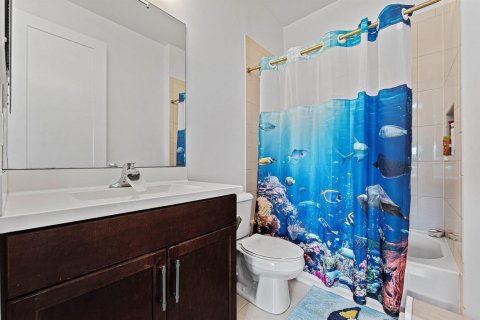 House in Delray Beach, Florida 5 bedrooms, 264.59 sq.m. № 2401225 - photo 23