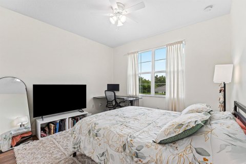 House in Delray Beach, Florida 5 bedrooms, 264.59 sq.m. № 2401225 - photo 24