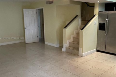 Снять в аренду кондоминиум в Хайалиа, Флорида 3 спальни, 124.49м2, № 2040714 - фото 13