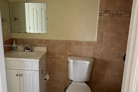 Снять в аренду кондоминиум в Хайалиа, Флорида 3 спальни, 124.49м2, № 2040714 - фото 16