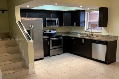 Снять в аренду кондоминиум в Хайалиа, Флорида 3 спальни, 124.49м2, № 2040714 - фото 6