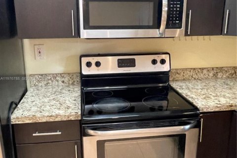 Снять в аренду кондоминиум в Хайалиа, Флорида 3 спальни, 124.49м2, № 2040714 - фото 12