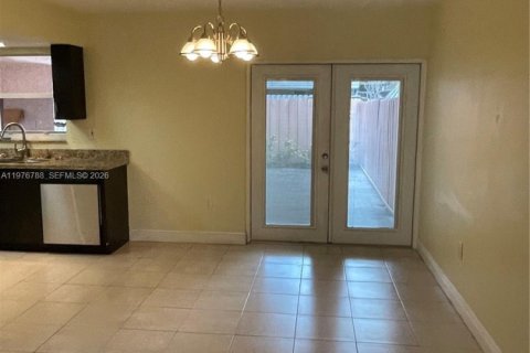 Снять в аренду кондоминиум в Хайалиа, Флорида 3 спальни, 124.49м2, № 2040714 - фото 14