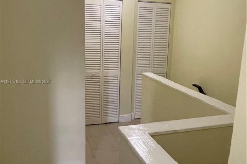 Снять в аренду кондоминиум в Хайалиа, Флорида 3 спальни, 124.49м2, № 2040714 - фото 22