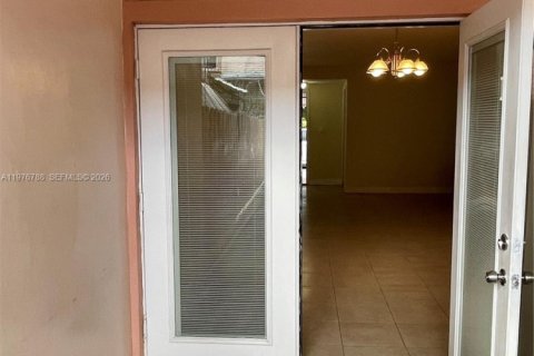 Снять в аренду кондоминиум в Хайалиа, Флорида 3 спальни, 124.49м2, № 2040714 - фото 26