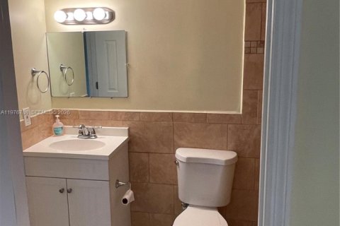 Снять в аренду кондоминиум в Хайалиа, Флорида 3 спальни, 124.49м2, № 2040714 - фото 19