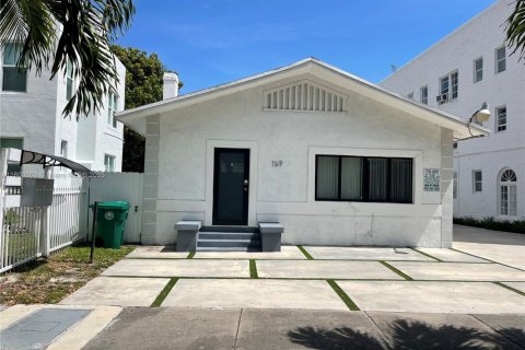 House in Miami, Florida 3 bedrooms, 204.38 sq.m. № 1685947 - photo 3