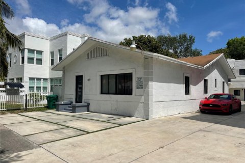 House in Miami, Florida 3 bedrooms, 204.38 sq.m. № 1685947 - photo 4