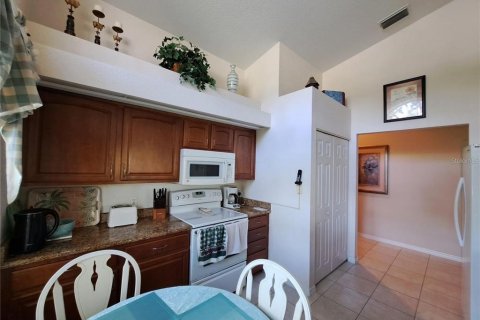 Villa ou maison à vendre à Zephyrhills, Floride: 3 chambres, 139.82 m2 № 2358738 - photo 25