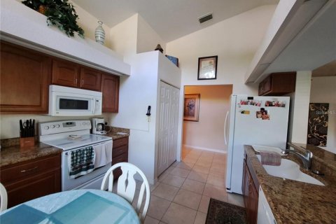 Villa ou maison à vendre à Zephyrhills, Floride: 3 chambres, 139.82 m2 № 2358738 - photo 24