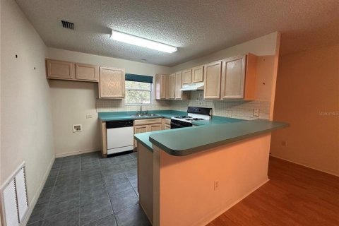 House in The Villages, Florida 2 bedrooms, 114.18 sq.m. № 1634804 - photo 10