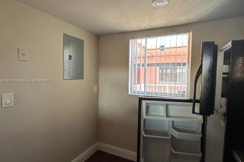 Copropriété à louer à Miami, Floride: 2 chambres, 74.32 m2 № 1978810 - photo 20
