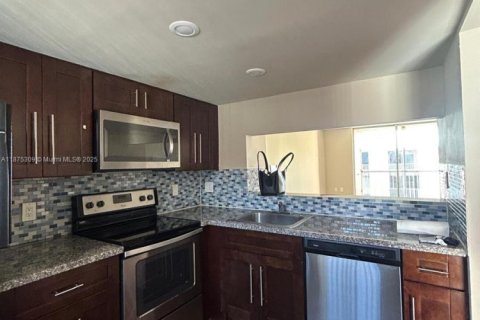 Copropriété à louer à Miami, Floride: 2 chambres, 74.32 m2 № 1978810 - photo 2