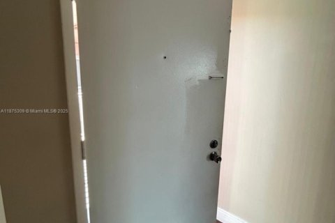 Copropriété à louer à Miami, Floride: 2 chambres, 74.32 m2 № 1978810 - photo 7