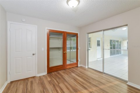 House in Orlando, Florida 3 bedrooms, 180.23 sq.m. № 2198770 - photo 7