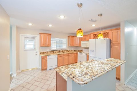 House in Orlando, Florida 3 bedrooms, 180.23 sq.m. № 2198770 - photo 4